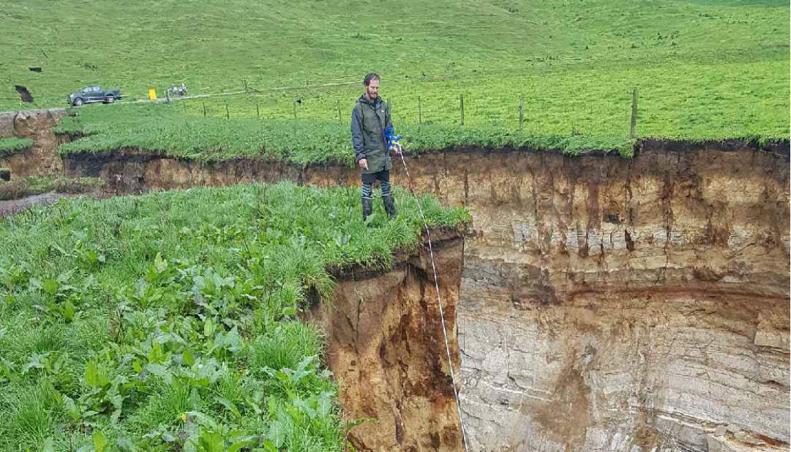 Volcanologist Labels Rotorua Sinkhole The Biggest He S Ever
