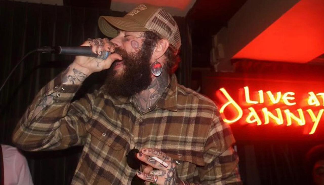 Post Malone rocks Auckland karaoke night with surprise appearance, wins 'lots of love' from crowd #PostMalone