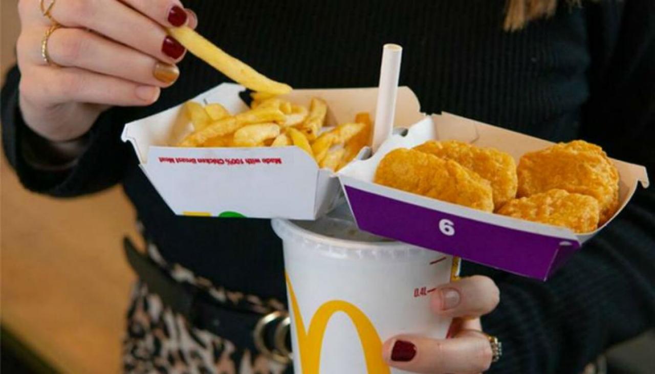 McDonald's Australia posts 'one-handed meal' hack, divides fans | Newshub