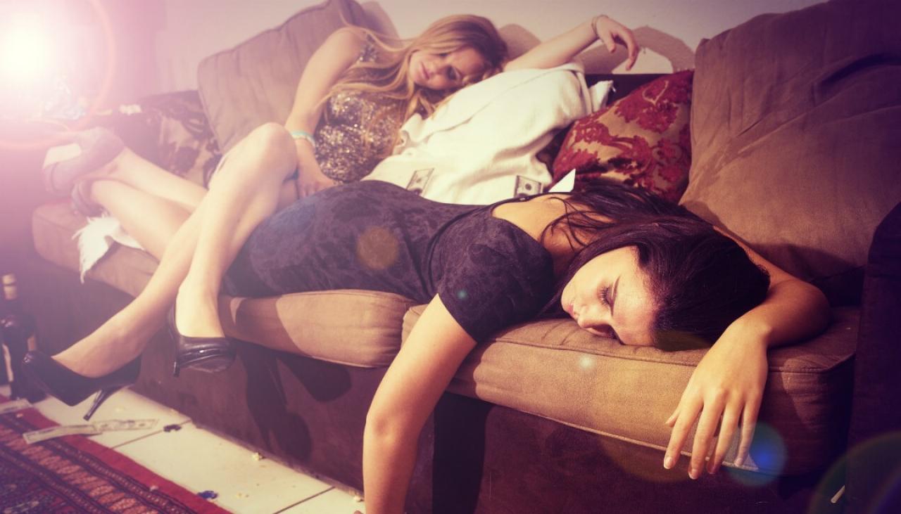 Pictures of Drunk Girls That Party Hard - Gallery | eBaum 