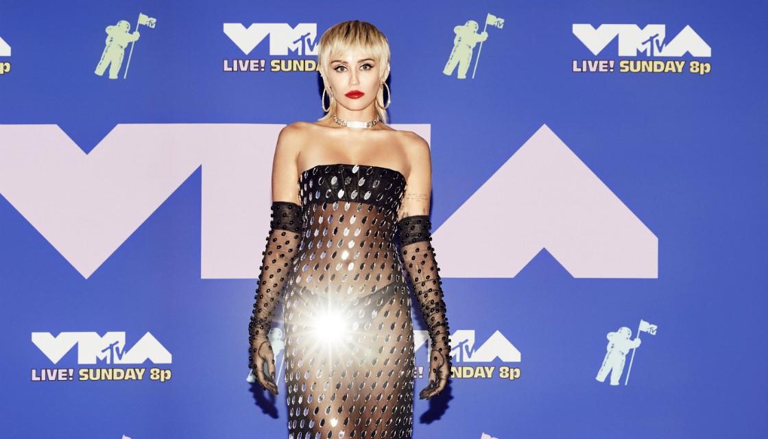 https://www.newshub.co.nz/home/lifestyle/2020/09/it-s-a-little-over-the-top-miley-cyrus-reveals-why-she-quit-being-vegan-to-the-edge-radio-show/_jcr_content/par/image.dynimg.full.q75.jpg/v1600056196708/miley-cyrus-getty-1120.jpg