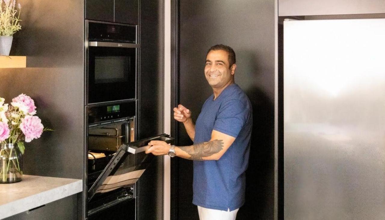 Photo of Sayed Sahraouat affirme que les appareils NEFF sont le secret de la cuisine maison.