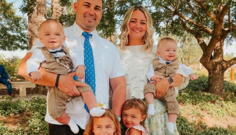 Jeff, 32, and Cambria Hauck, 30, and their two sets of twins.