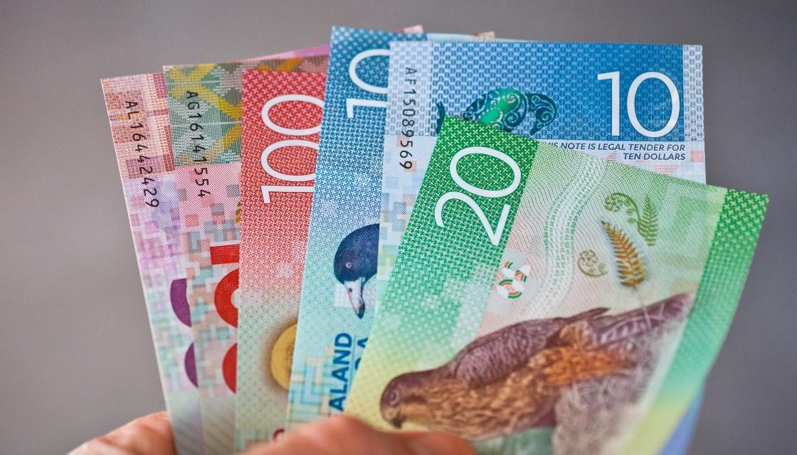 New Zealanders' wages failing to keep up with rate of inflation | Newshub