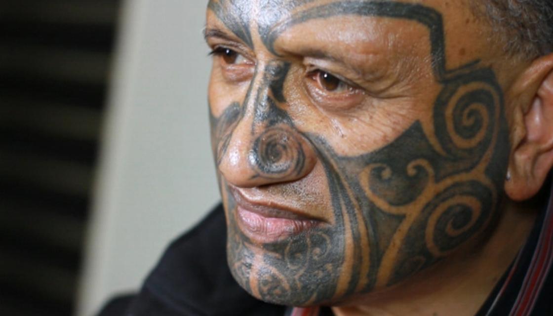 Young Māori man with moko faced down by upmarket Mission Bay restaurant  patrons  NZ Herald