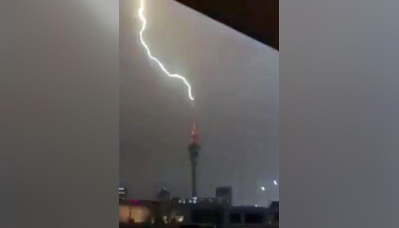 Watch: Spectacular moment lightning strikes Sky Tower | Newshub