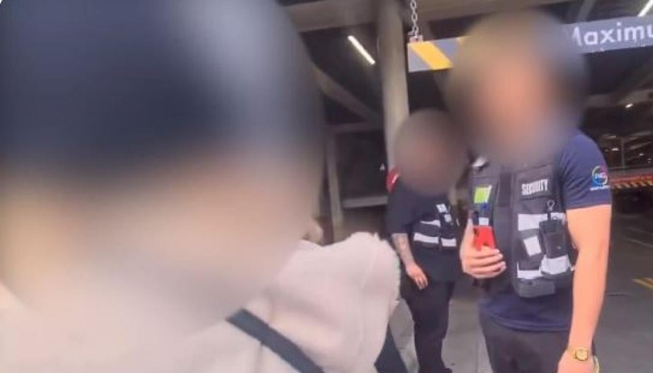 Video: Anti-vaxxers kicked out of West Auckland mall after screaming at people  they were going to die | Newshub