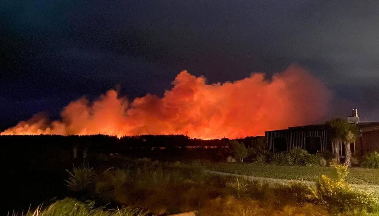 Large fire at Canterbury's Pegasus Beach still burning, dozens of  firefighters responding, 130 people evacuated | Newshub
