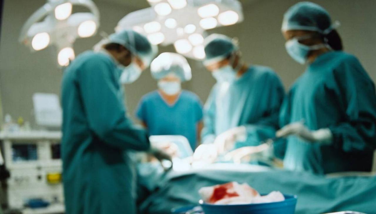 Omicron outbreak, lack of staff blamed for ongoing surgery delays | Newshub