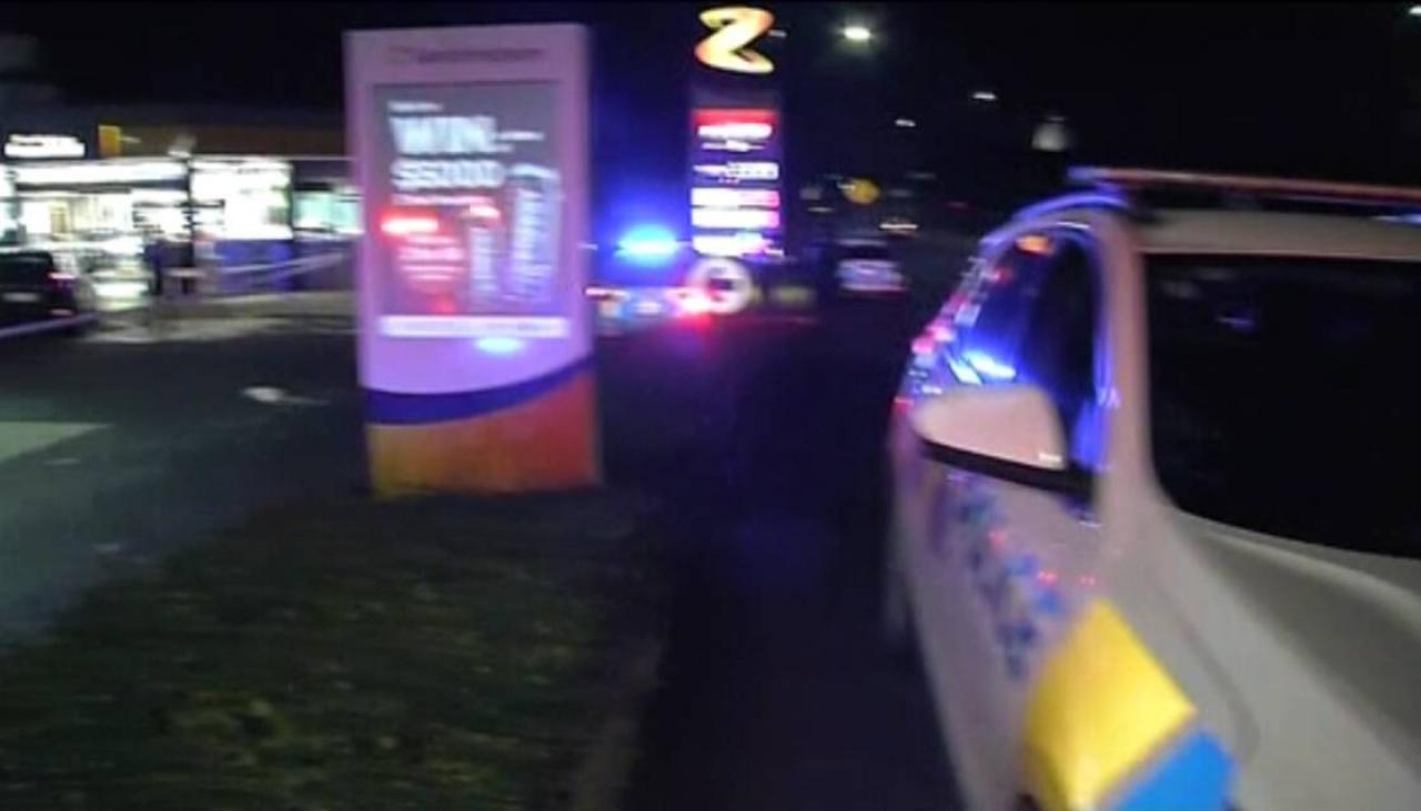Armed police swarm Sandringham, Auckland petrol station | Newshub