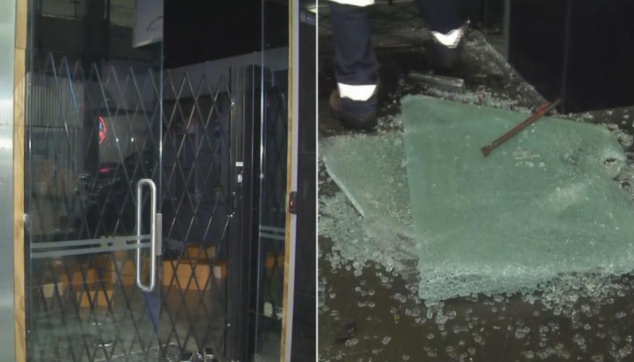 Luxury central Auckland handbag store targeted by thieves in smash and grab  | Newshub
