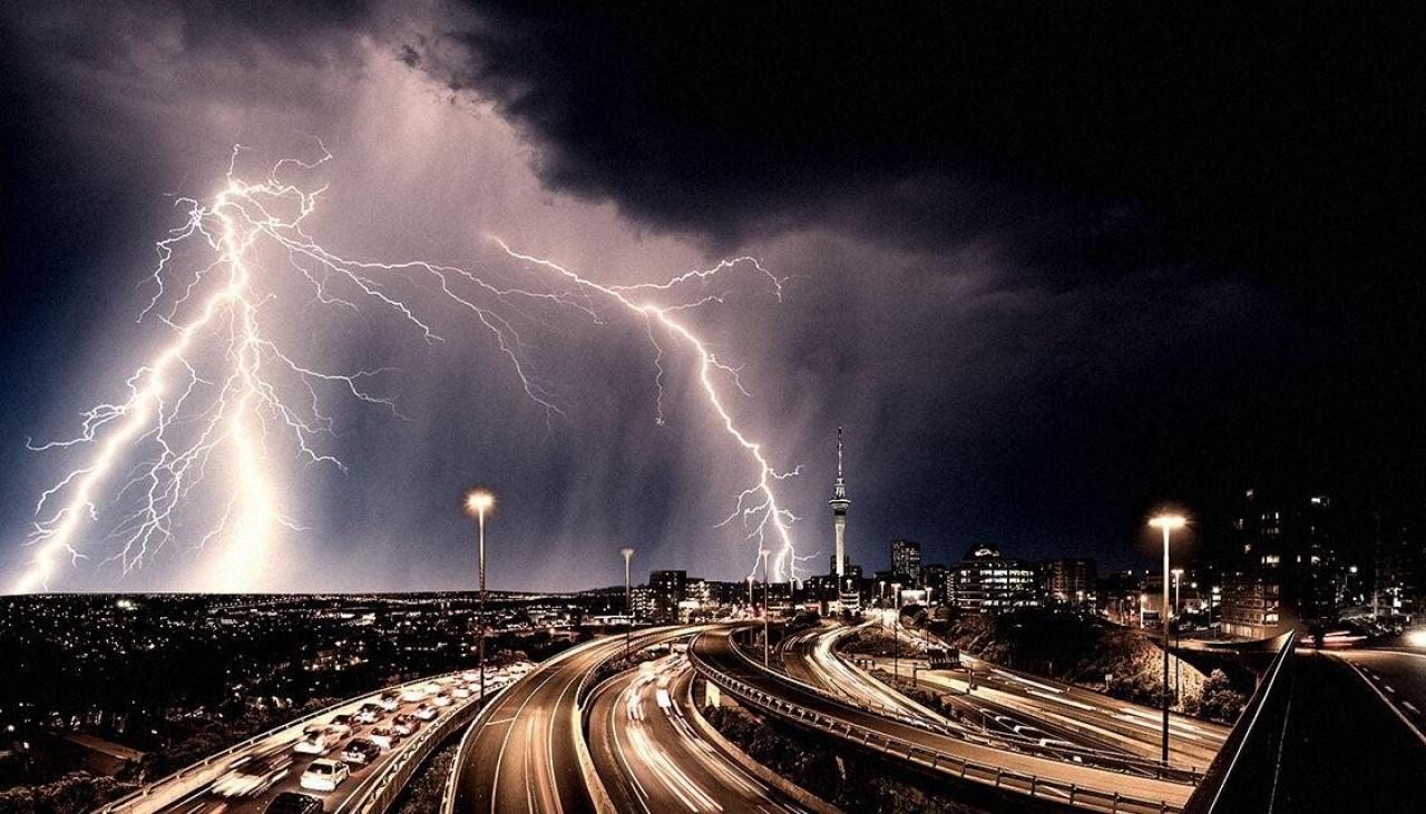 New Zealand weather: Aucklanders warned to brace for severe thunderstorms and hail as wild weather sweeps the North Island