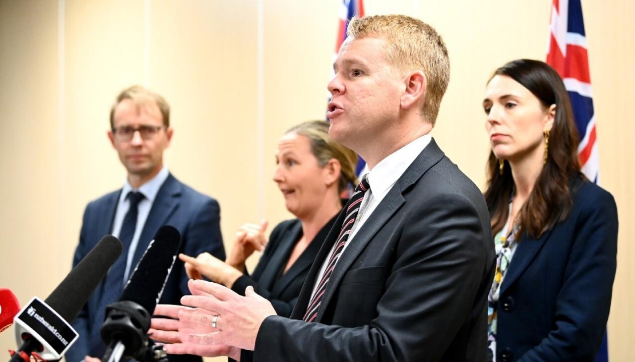 COVID-19 Response Minister Chris Hipkins cites Omicron as justification for postponing MIQ room release