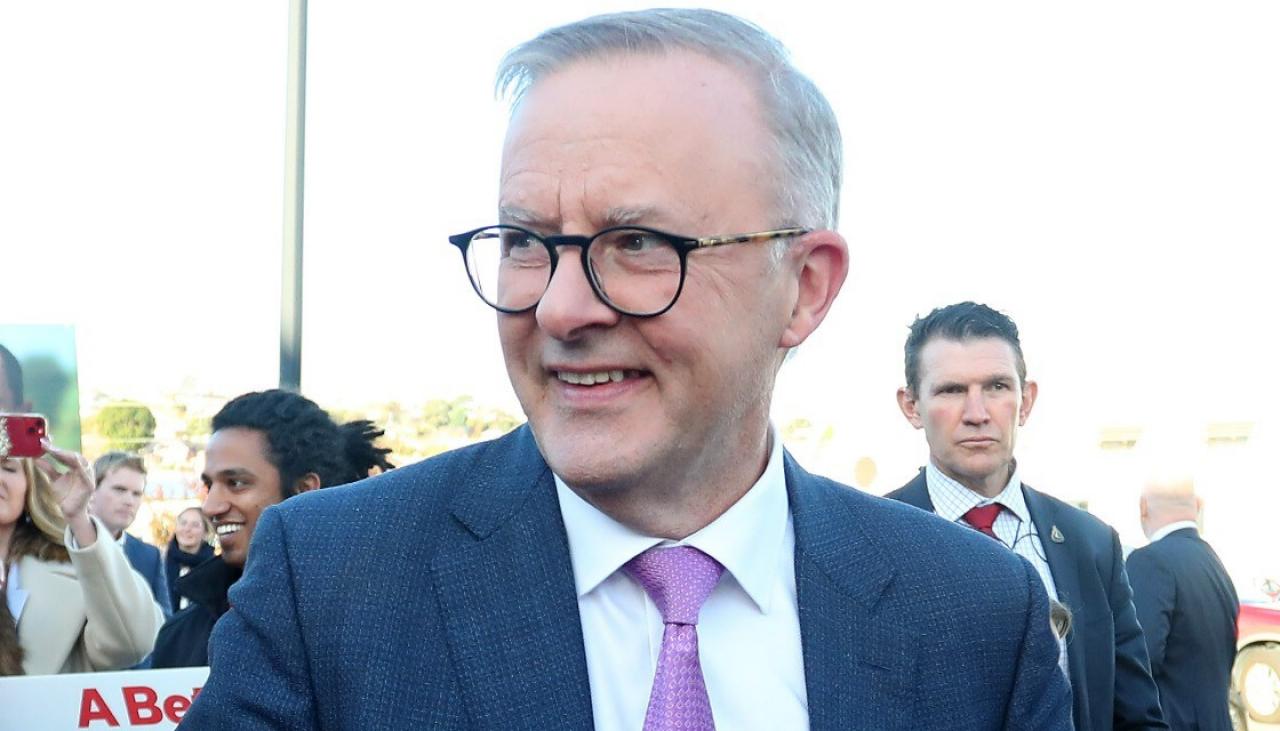 Labor's Anthony Albanese hints at slight change to 501 deportation rules to strengthen relationship with New Zealand