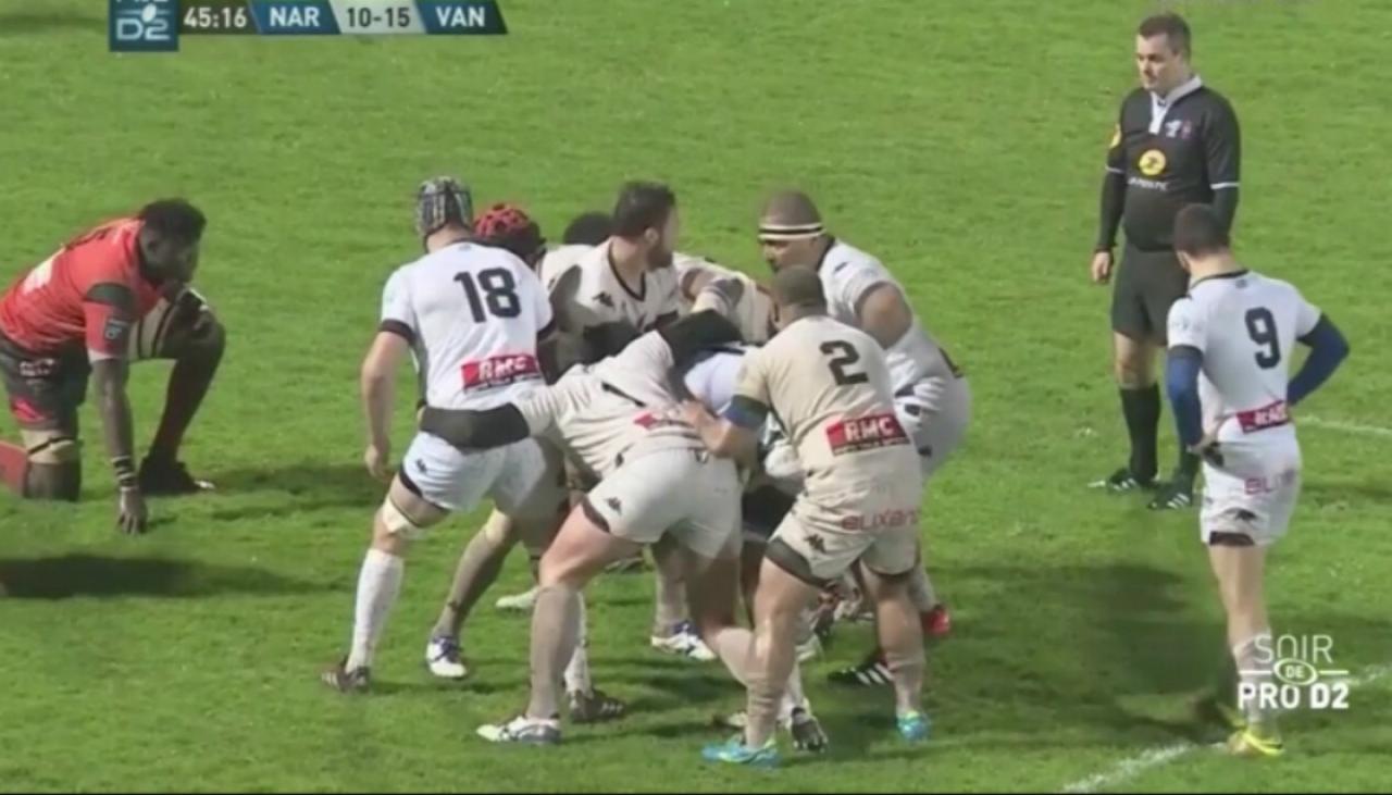 Video: Both teams refuse to engage in the lineout, causing standoff | Newshub
