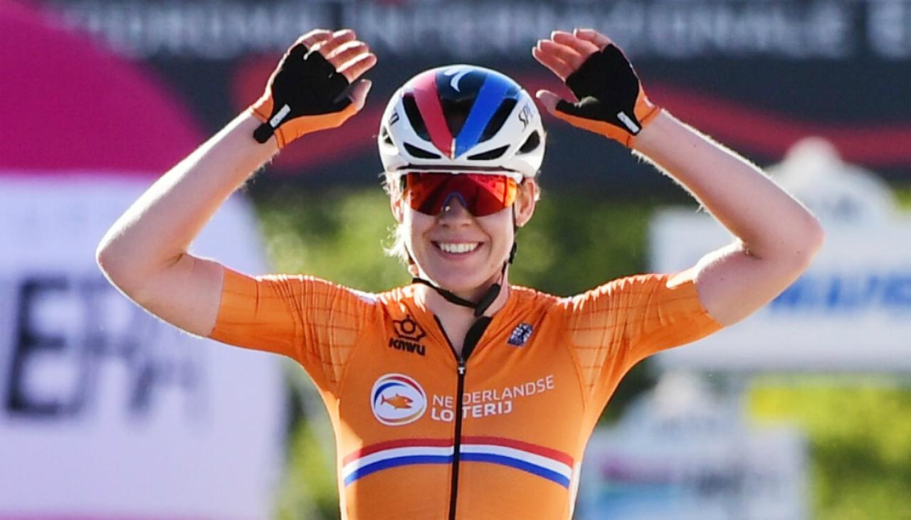 Cycling Anna van  der  Breggen  dominates road race at world 