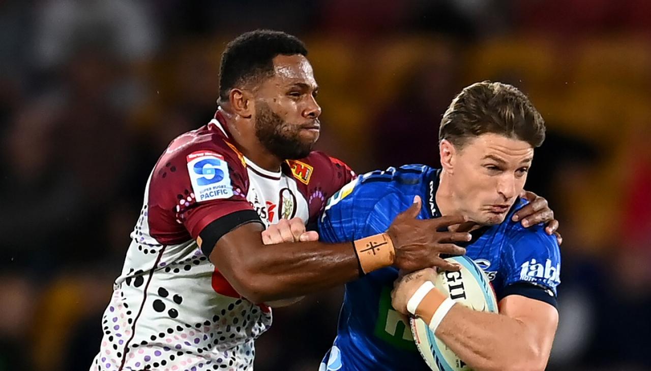 Super Rugby Pacific: Blues ease Beauden Barrett long-term injury fears after All Blacks star's early exit against Reds | Newshub