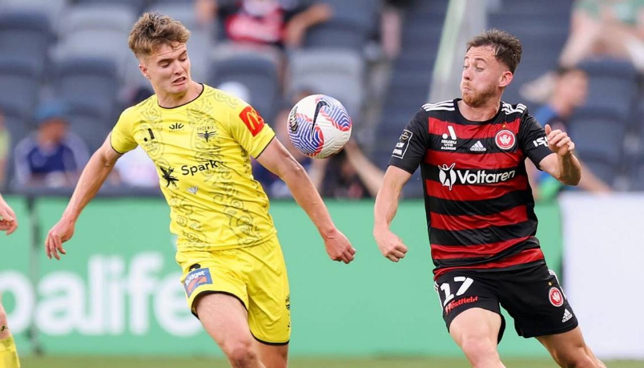 Football: Wellington Phoenix secure another long-term player contract as Auckland A-League expansion looms | Newshub