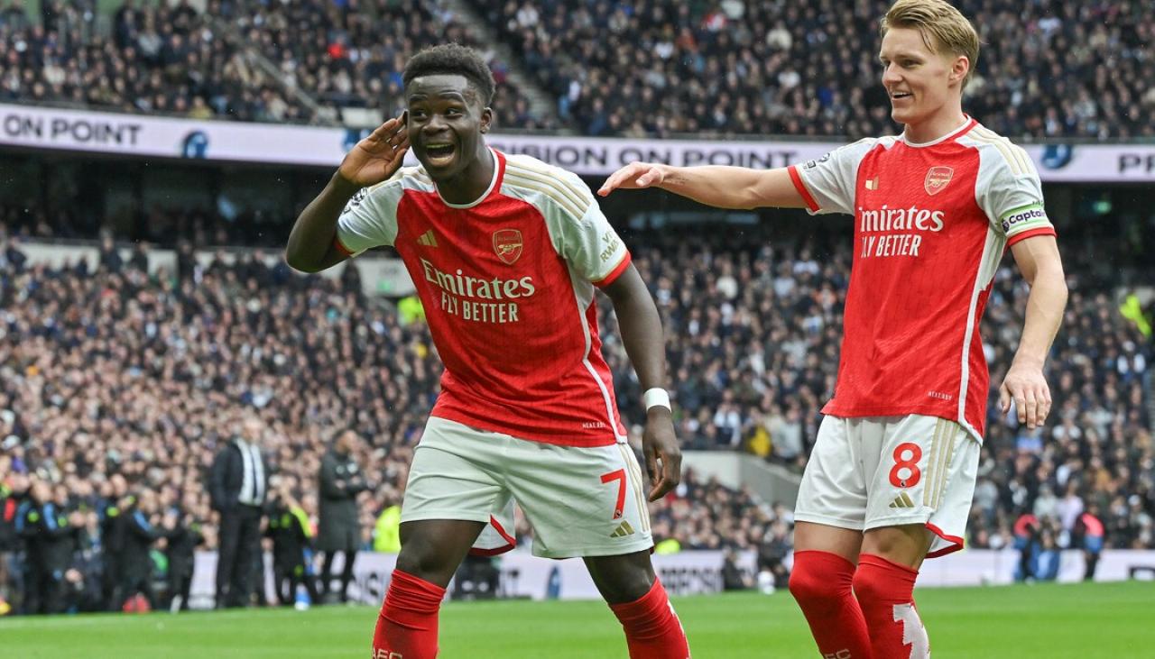 English Premier League: Arsenal hold off Spurs in 