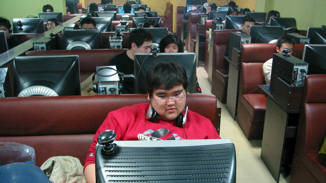 Интернет кинет. Китайские интернет кафе.