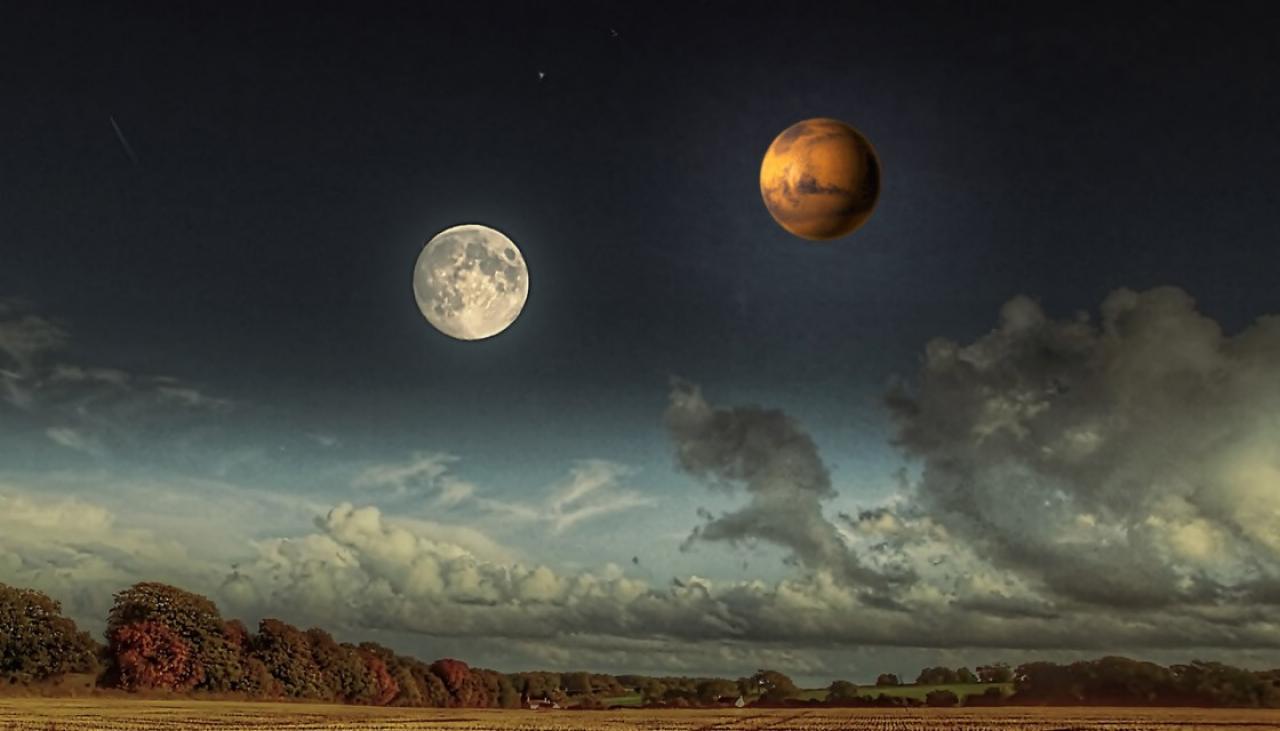 Is Mars really about to appear as big as the moon? | Newshub