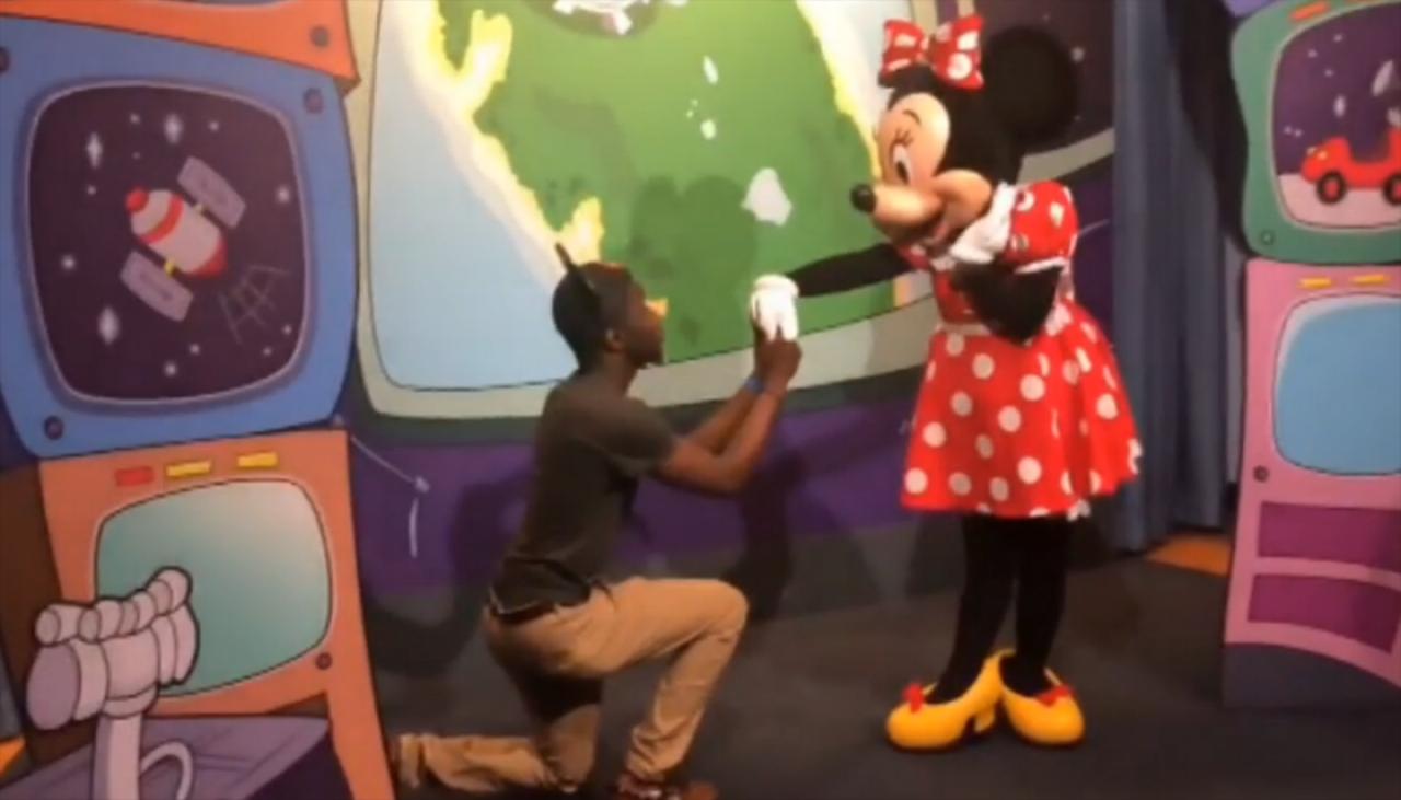 Why Did Mickey and Minnie Break Up? Mickey and Minnie's Relationship  Explained - News
