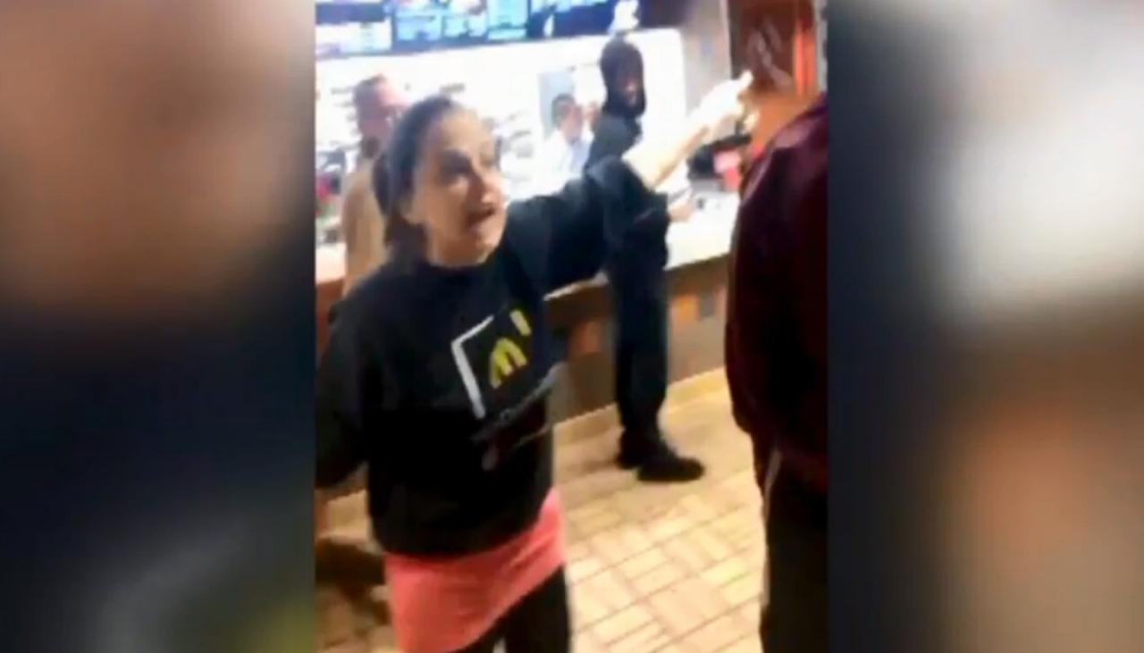Watch Us Mcdonalds Worker Refuses To Let Teens Shelter From Gunman 
