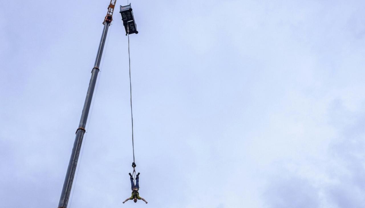 Watch Man Severely Injured After Bungy Jumping Cord Snaps In Poland Newshub