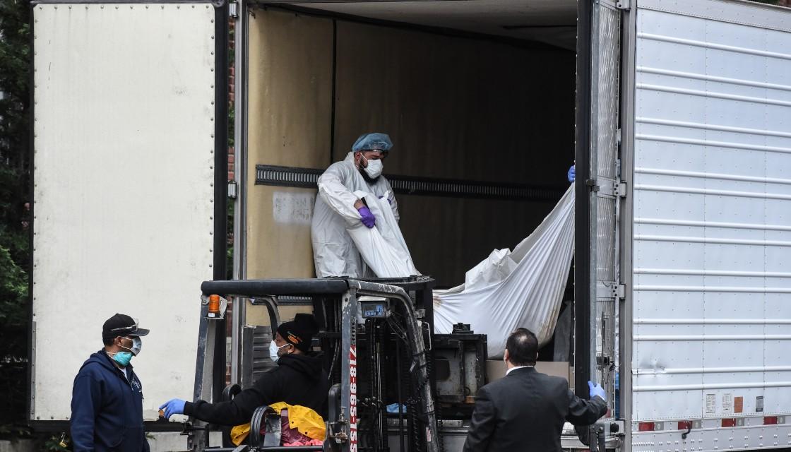 Bodies Of Covid 19 Victims In New York Forklifted Into Storage Trucks As Morgues Fill Up Newshub