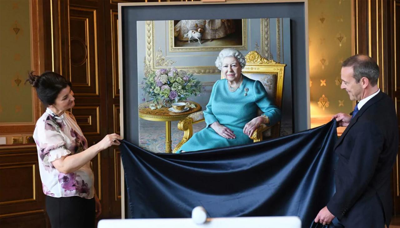 Queen shown new portrait via videolink | Newshub