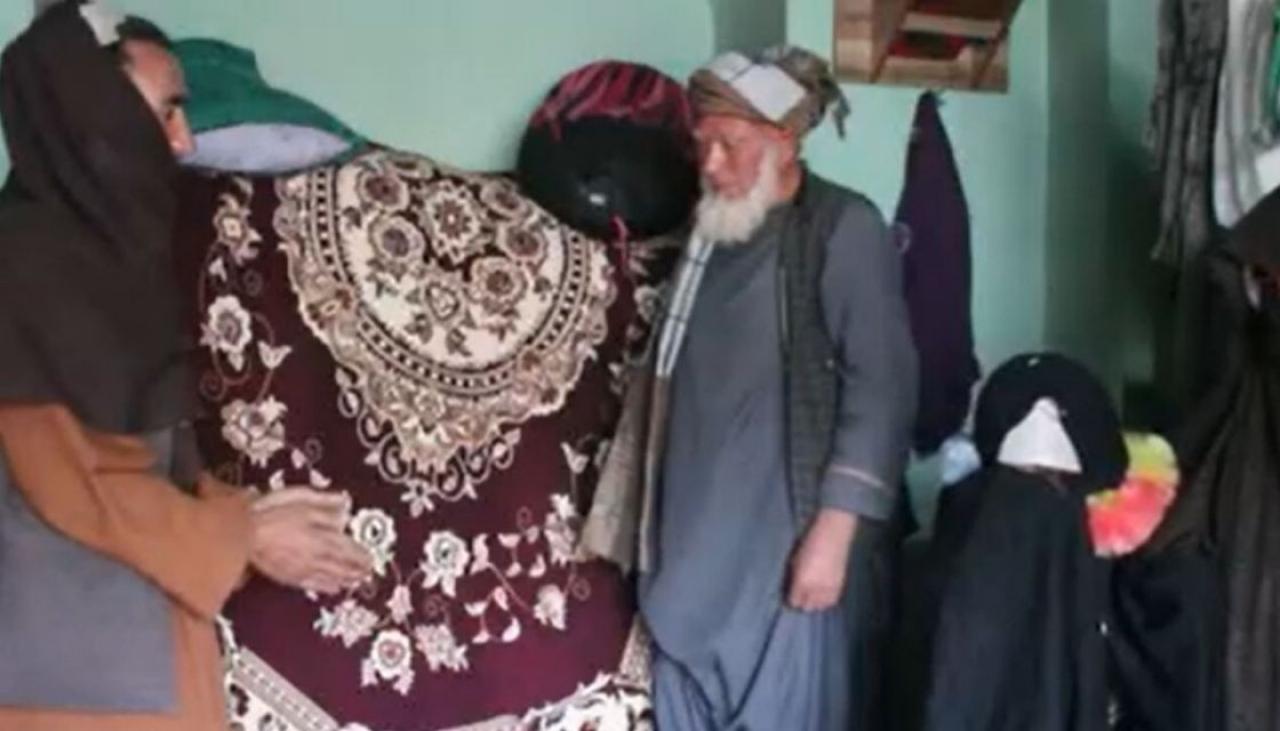 Afghan families forced to sell their young daughters as child brides as Afghanistans economy collapses Newshub