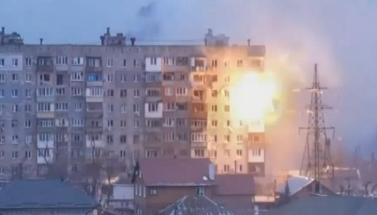 الحرب الأوكرانية الروسية: إدانة للعالم إثر إطلاق النار على الدبابات الروسية في مناطق سكنية