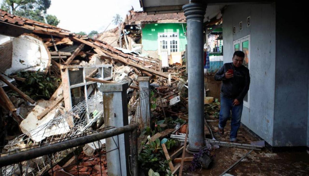 Землетрясение на острове. Землетрясение в Индонезии. Землетрясение фото. Землетрясение в Индонезии 2022.